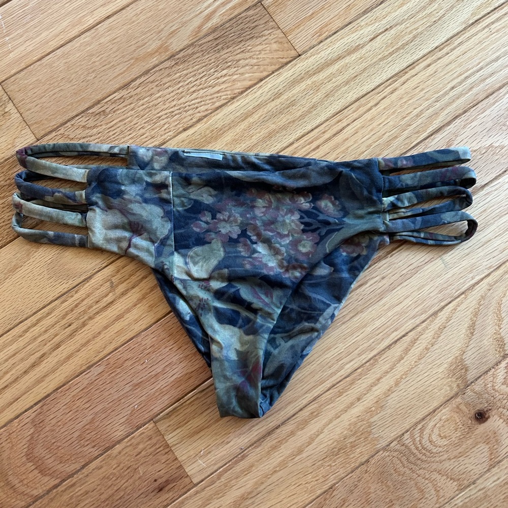 Bikini bottom. Worn twice.